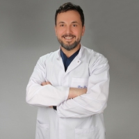 Kardiyovasküler Cerrahi Uzmanı Doç. Dr. Ahmet Arnaz